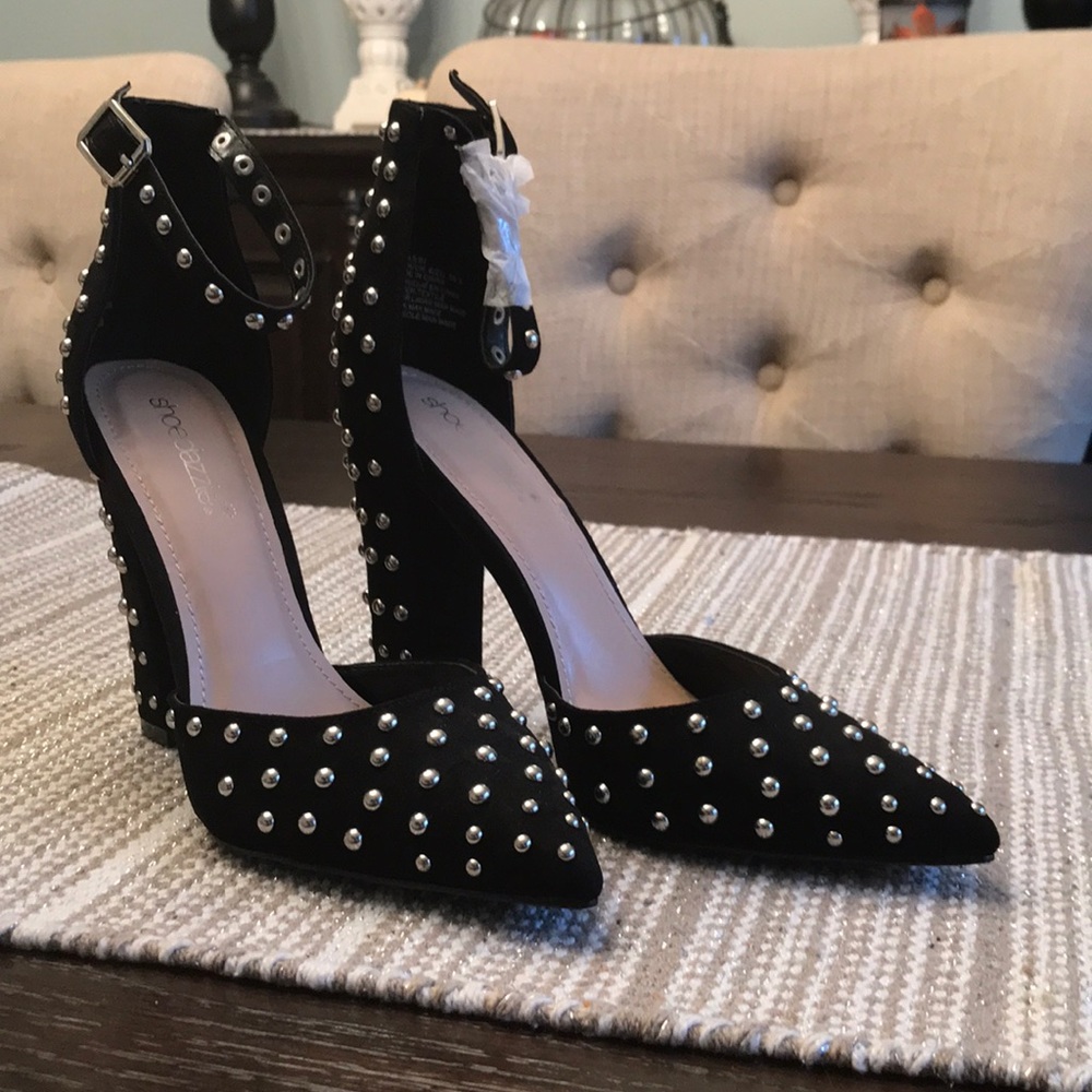 ♠️Black Silver Studded Ankle Strap Pumps♠️